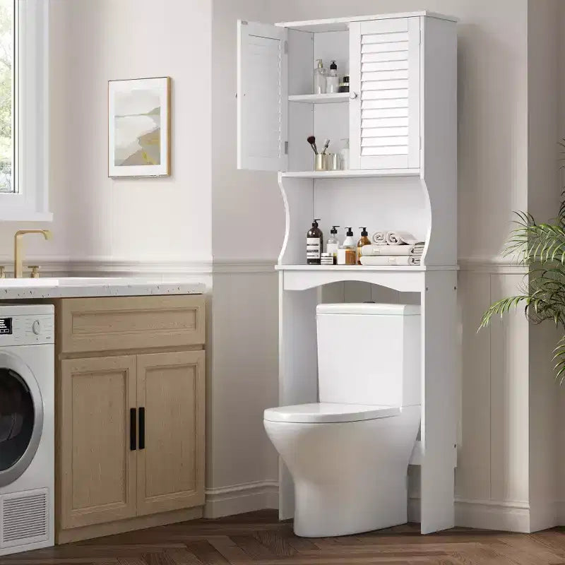 Armario de almacenamiento para colocar sobre el inodoro con soporte para papel higiénico, organizador de baño de doble puerta con estantes ajustables, estante de baño independiente, blanco