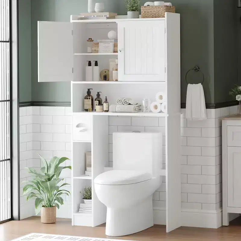 Armario de almacenamiento para colocar sobre el inodoro con soporte para papel higiénico, organizador de baño de doble puerta con estantes ajustables, estante de baño independiente, blanco