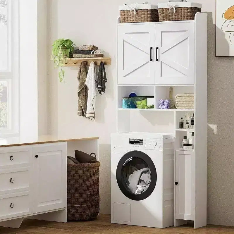 Armario de almacenamiento para encima del inodoro con 2 puertas de granero y soporte, color blanco, estantería de baño independiente, ahorrador de espacio para inodoro/lavadero