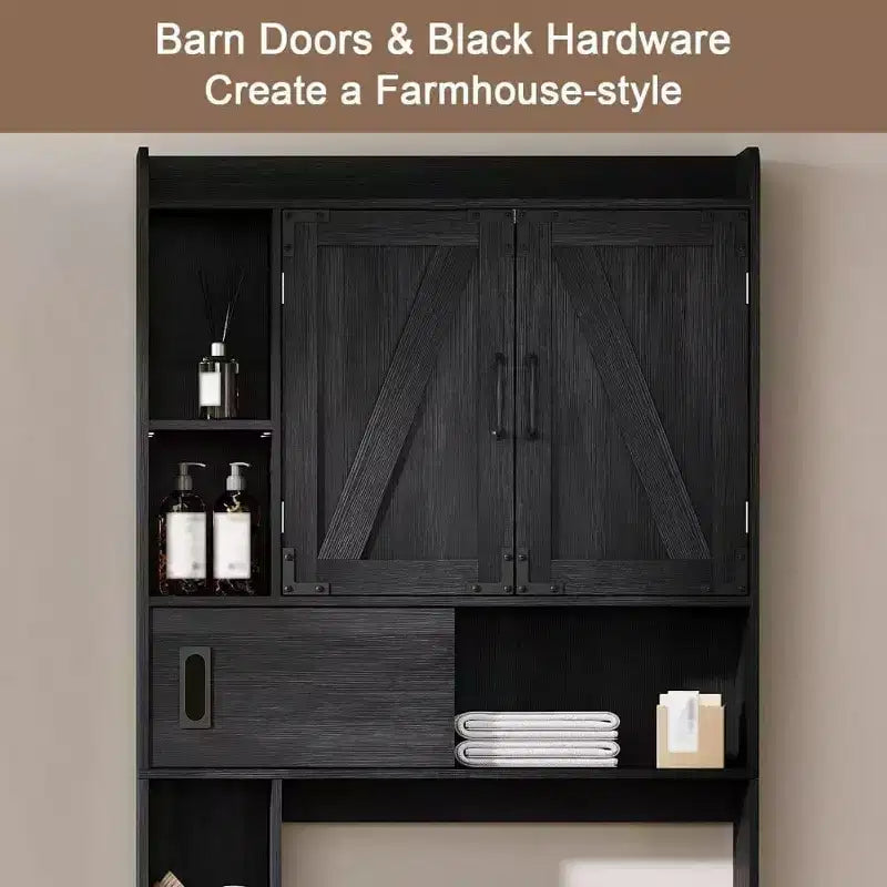 Armario de almacenamiento sobre el inodoro, almacenamiento de baño estilo rústico con puerta corredera, estantes ajustables que ahorran espacio en color negro