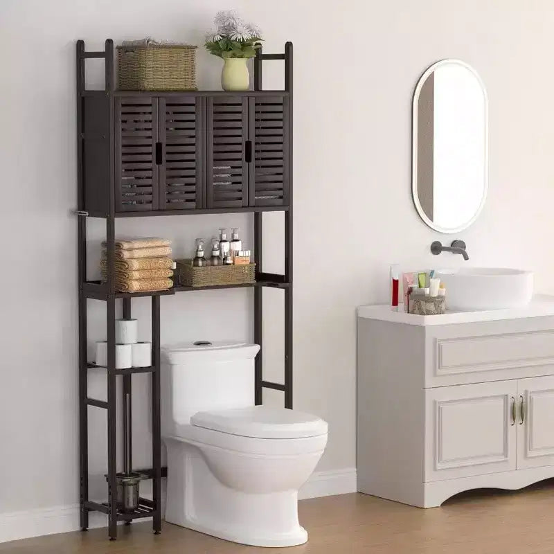 Armario de almacenamiento sobre el inodoro con soporte para papel higiénico, estante organizador de baño, cuatro puertas, almohadilla impermeable para los pies, estante que ahorra espacio, anti-